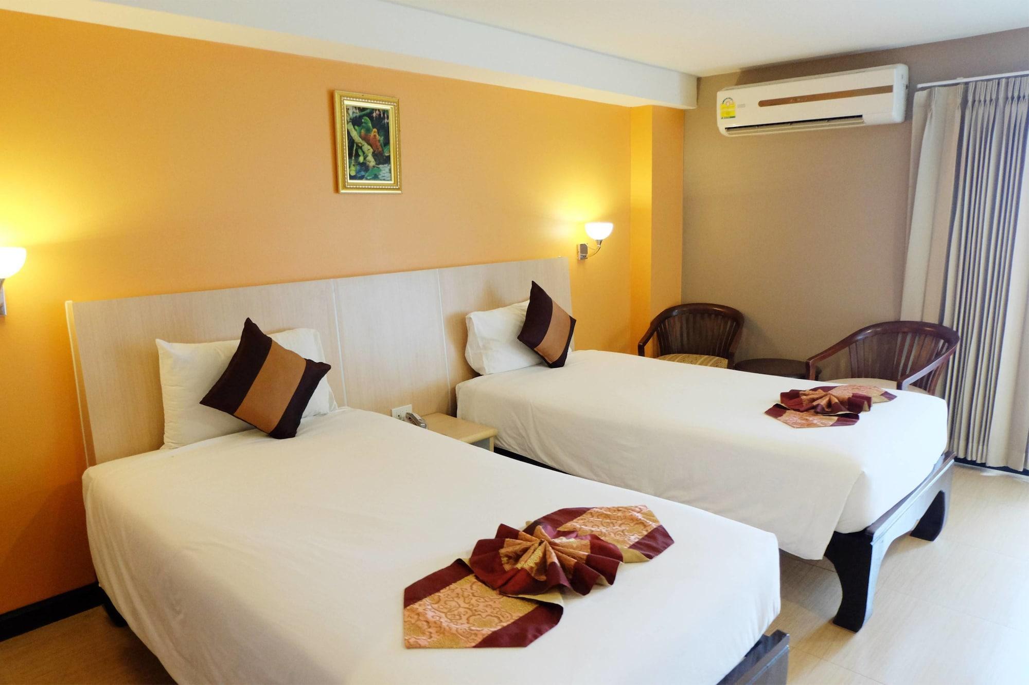 Grand Hill Resort And Spa Nakhon Sawan Bagian luar foto