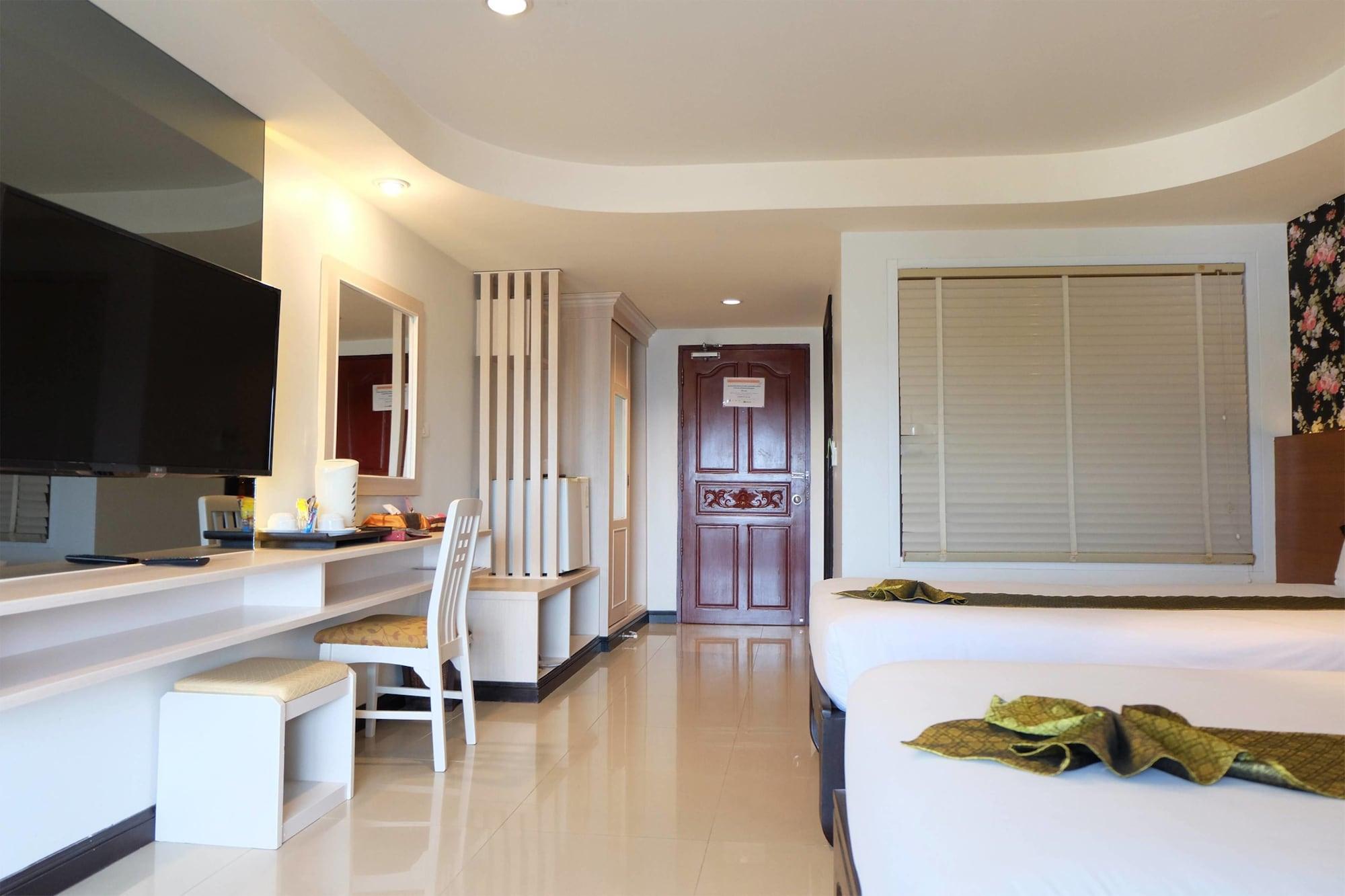 Grand Hill Resort And Spa Nakhon Sawan Bagian luar foto