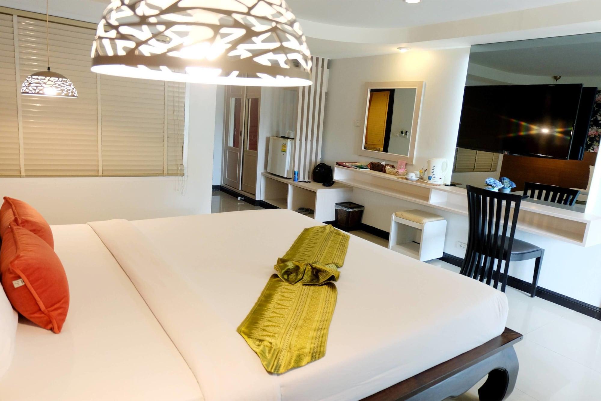 Grand Hill Resort And Spa Nakhon Sawan Bagian luar foto