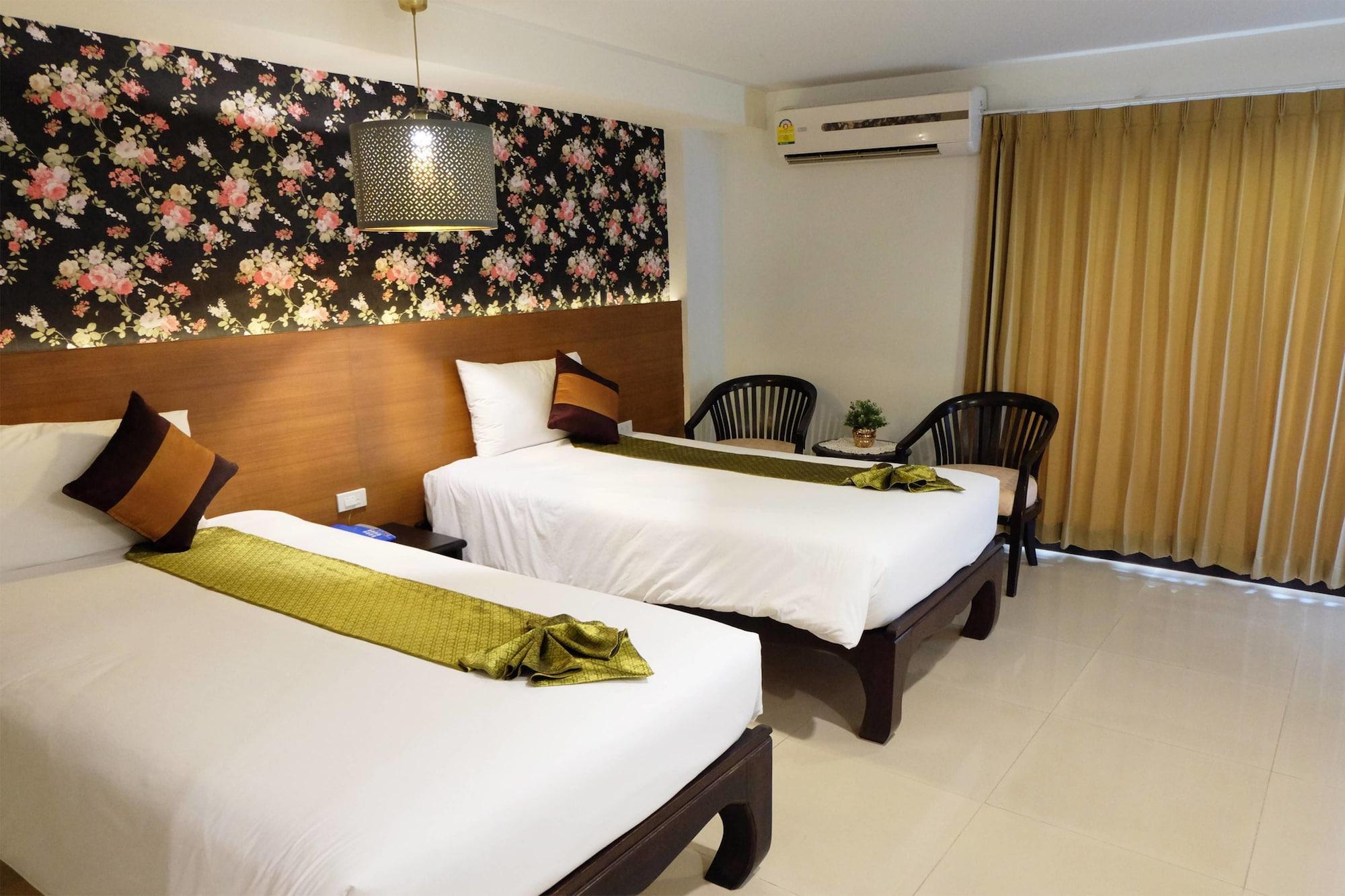 Grand Hill Resort And Spa Nakhon Sawan Bagian luar foto