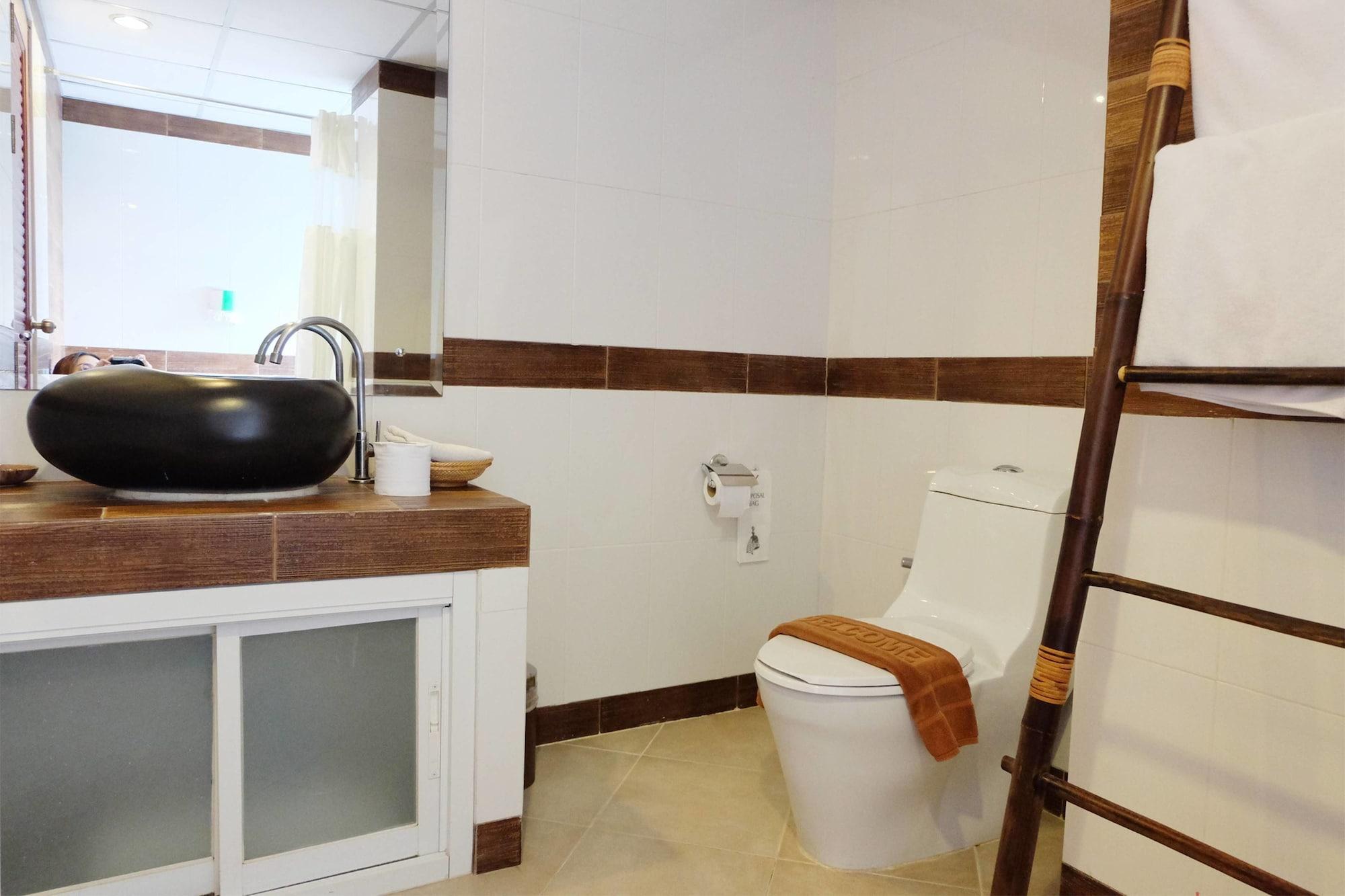Grand Hill Resort And Spa Nakhon Sawan Bagian luar foto