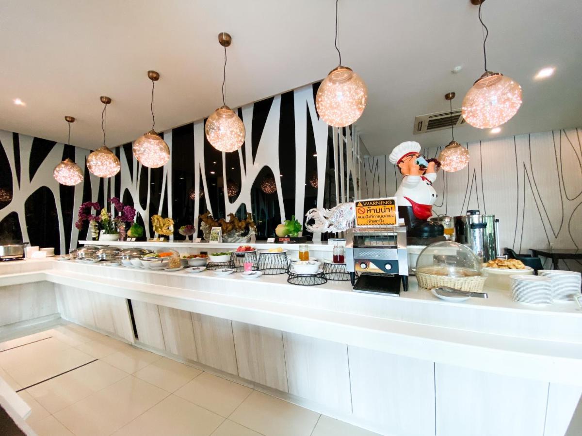 Grand Hill Resort And Spa Nakhon Sawan Bagian luar foto