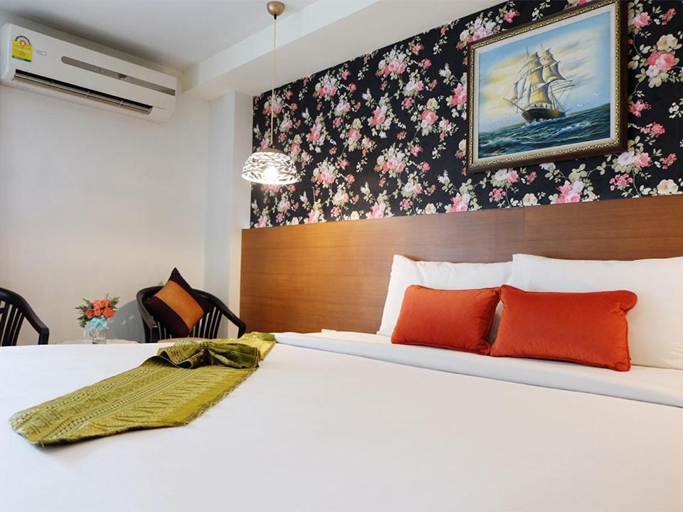 Grand Hill Resort And Spa Nakhon Sawan Bagian luar foto