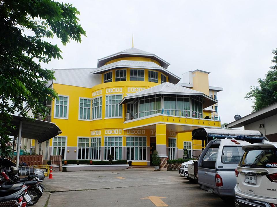 Grand Hill Resort And Spa Nakhon Sawan Bagian luar foto