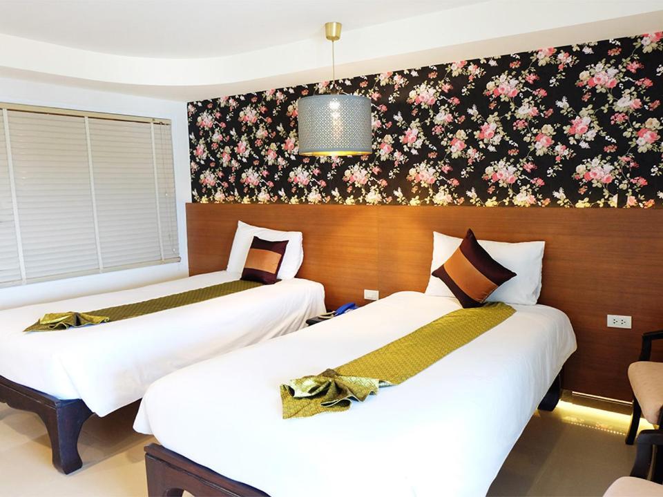 Grand Hill Resort And Spa Nakhon Sawan Bagian luar foto
