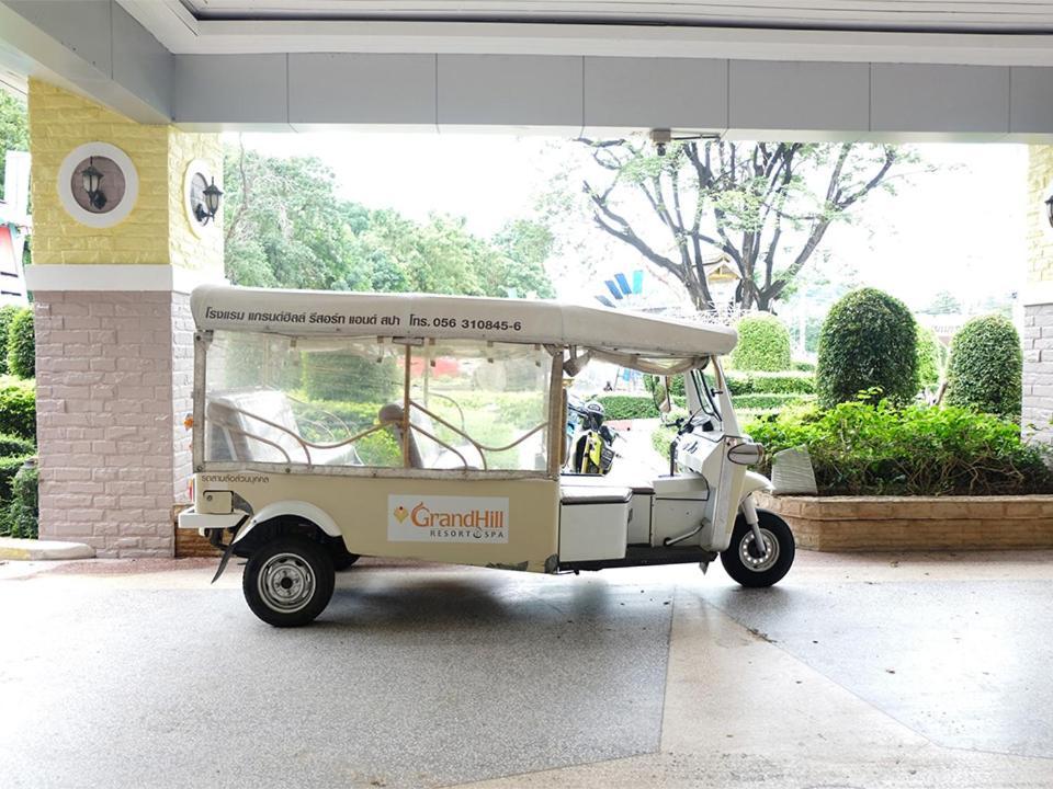 Grand Hill Resort And Spa Nakhon Sawan Bagian luar foto