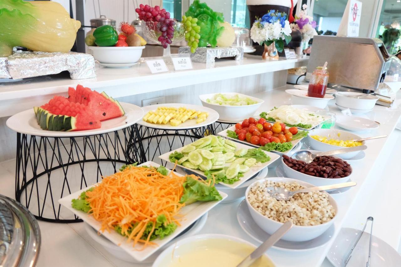 Grand Hill Resort And Spa Nakhon Sawan Bagian luar foto