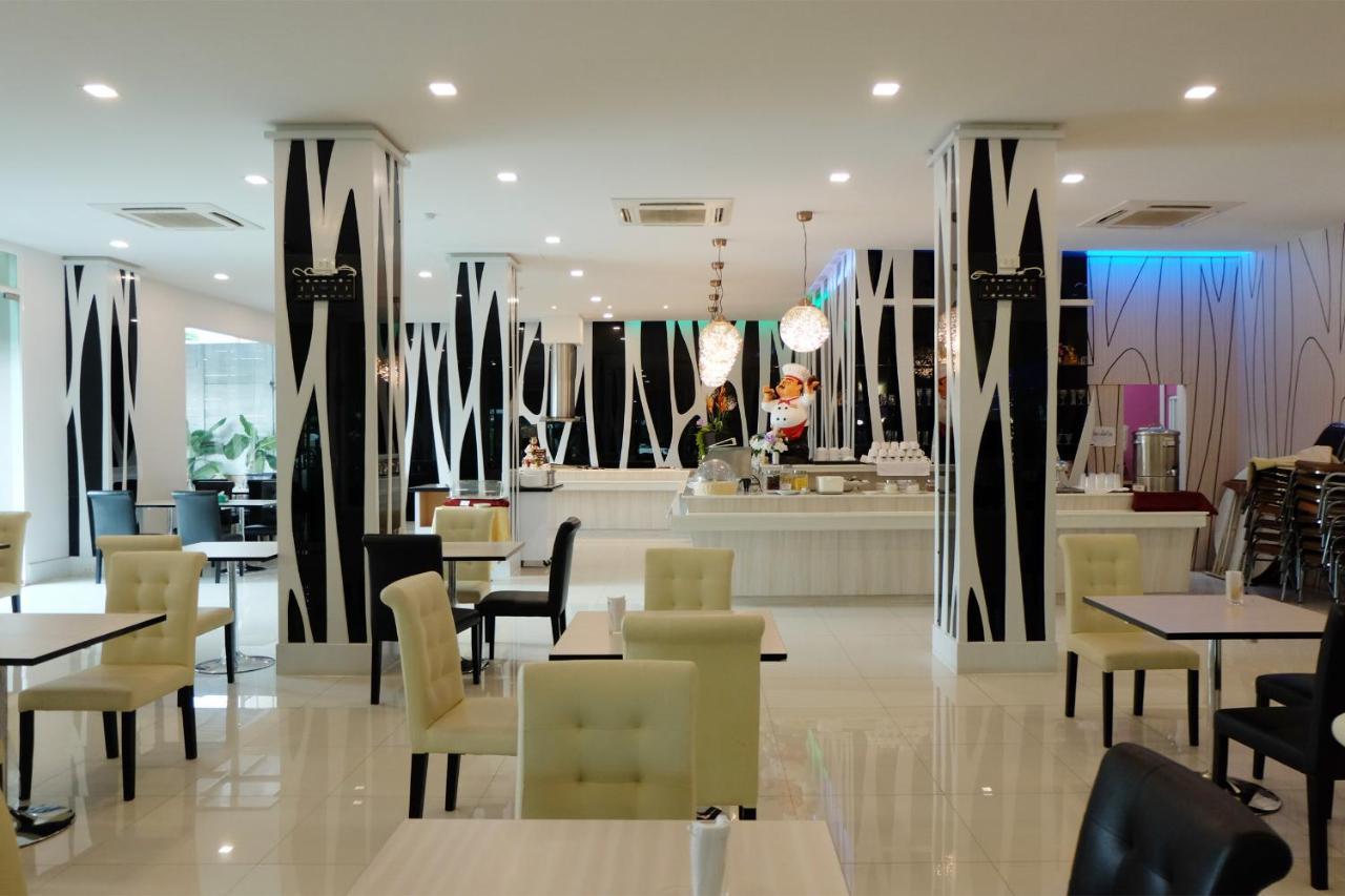 Grand Hill Resort And Spa Nakhon Sawan Bagian luar foto