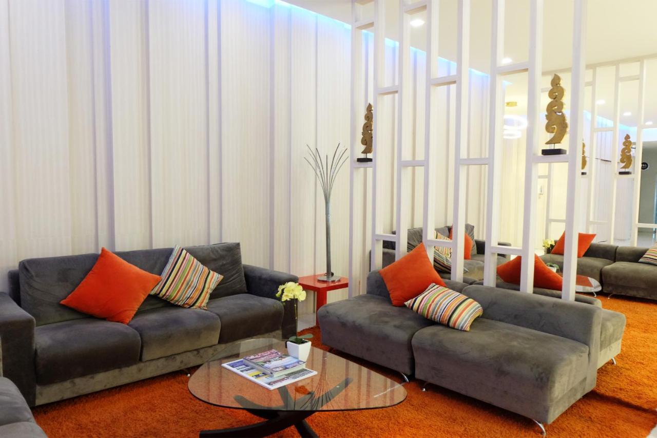 Grand Hill Resort And Spa Nakhon Sawan Bagian luar foto